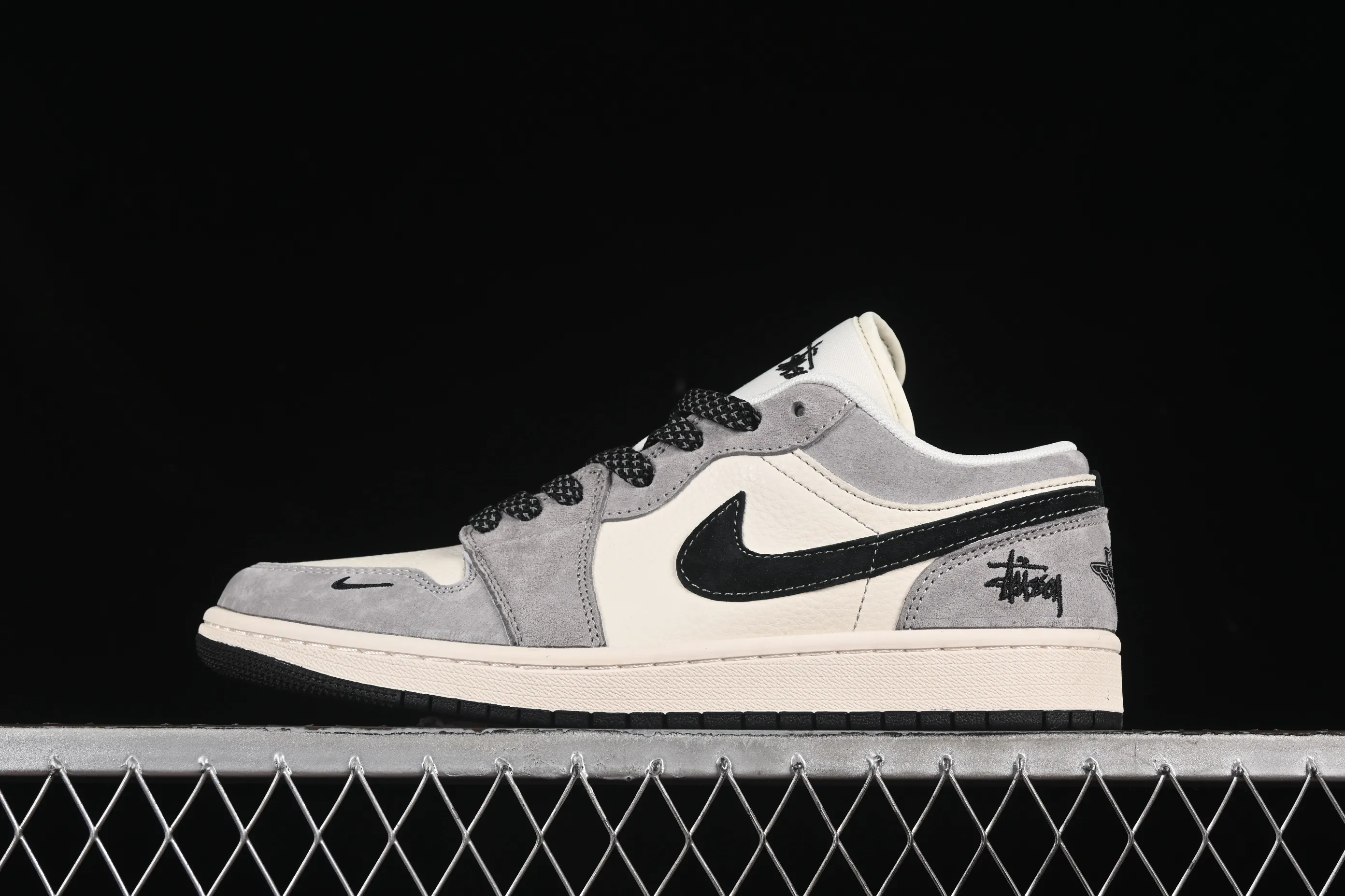 All categories Air Jordan Jordan series basketball shoes Air Jordan 1 Low High-end customized low-top sneakers Air Jordan 1 Low AJ1 Joe 1 Stucci co-branded black hooks and stars High-end customized low-top retro basketball shoes XX3318-508